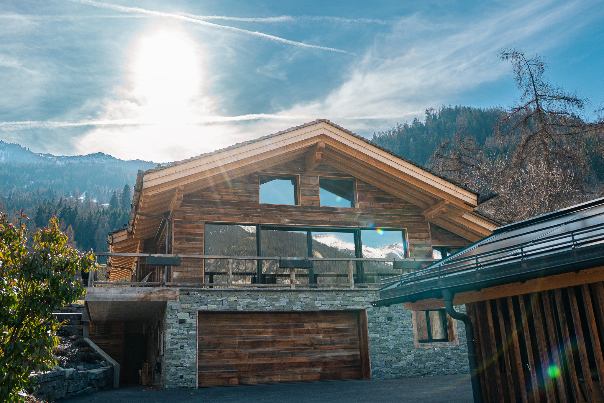 Chalet bois et pierre avec garage