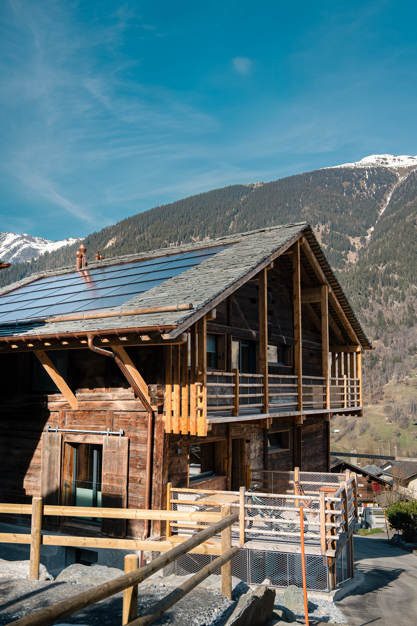 Chalet rénové avec panneaux solaires